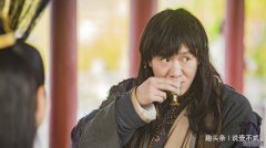  他靠“拉屎”走红，今又成了新《倚天》