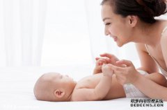 母乳好还是配方奶好？新妈妈的烦恼，一