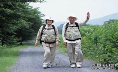 旅游市场持续发展 老年人跟团游不应高门