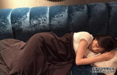 王子文晒出如今的豪宅：木地板还铺着地