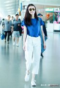 火爆时尚圈的穿搭法则：T恤配九分裤，刘