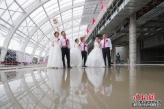 18对新人在京张高铁太子城站举行集体婚