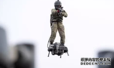 横渡英吉利海峡出意外!“未来战士”闹出笑话，果然仅仅是玩具