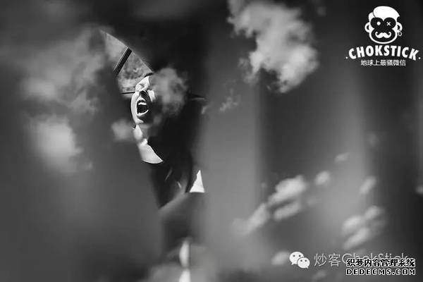 他不是AV导演，却拍了一群女人高潮时的动人瞬间