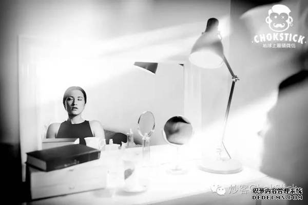 他不是AV导演，却拍了一群女人高潮时的动人瞬间