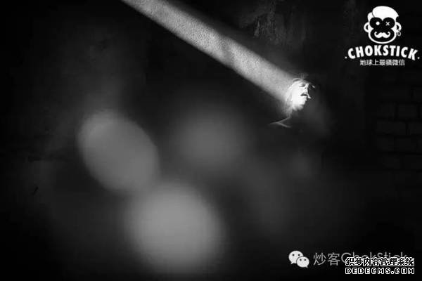 他不是AV导演，却拍了一群女人高潮时的动人瞬间