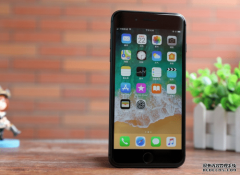 手机圈里的保值王跌落神坛，iPhone8再遭贱