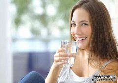 女性在饭后，若能有这4种习惯，或许有助