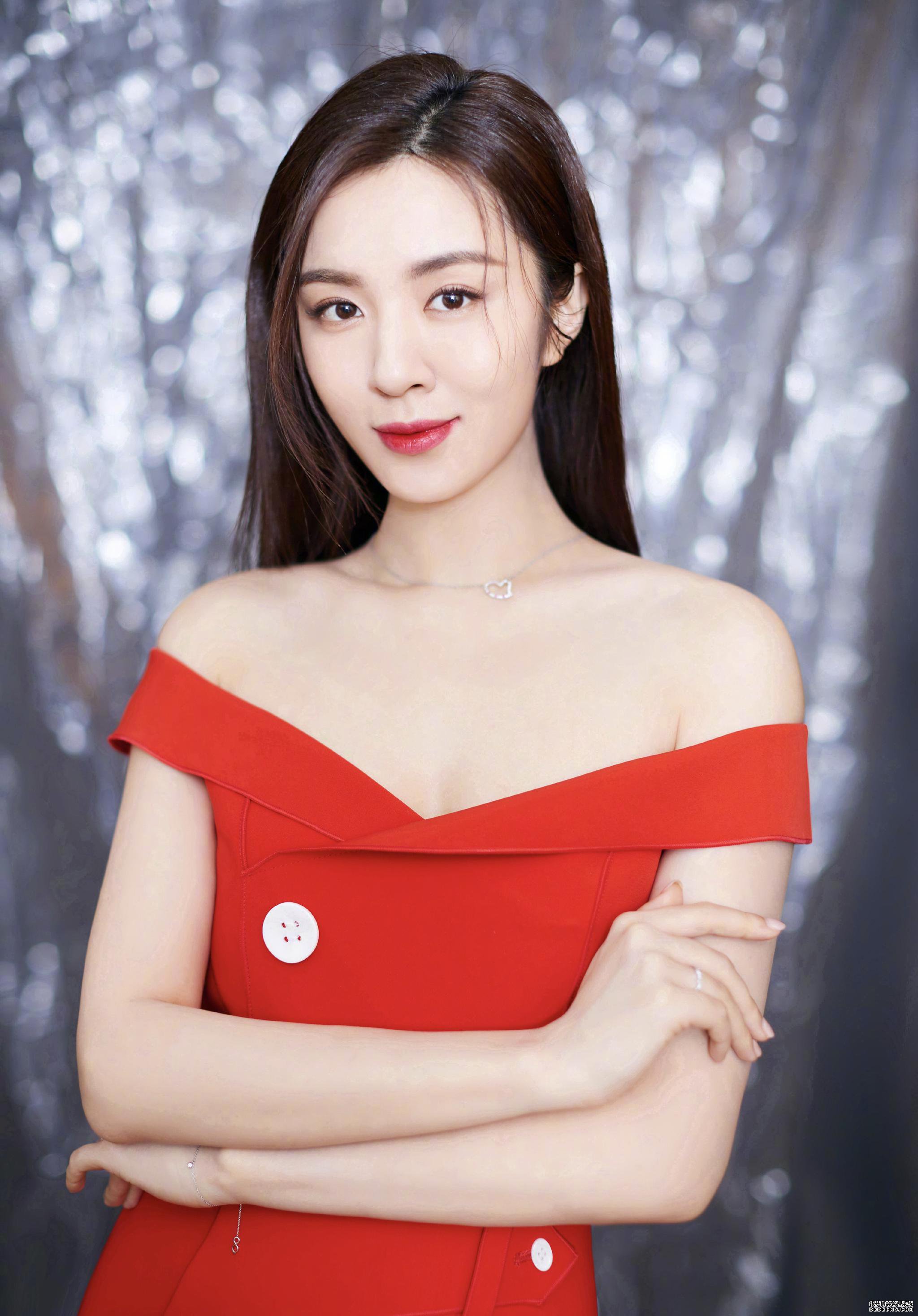 她两不是大学同学吗？为什么粉丝明目张胆撕起来了？