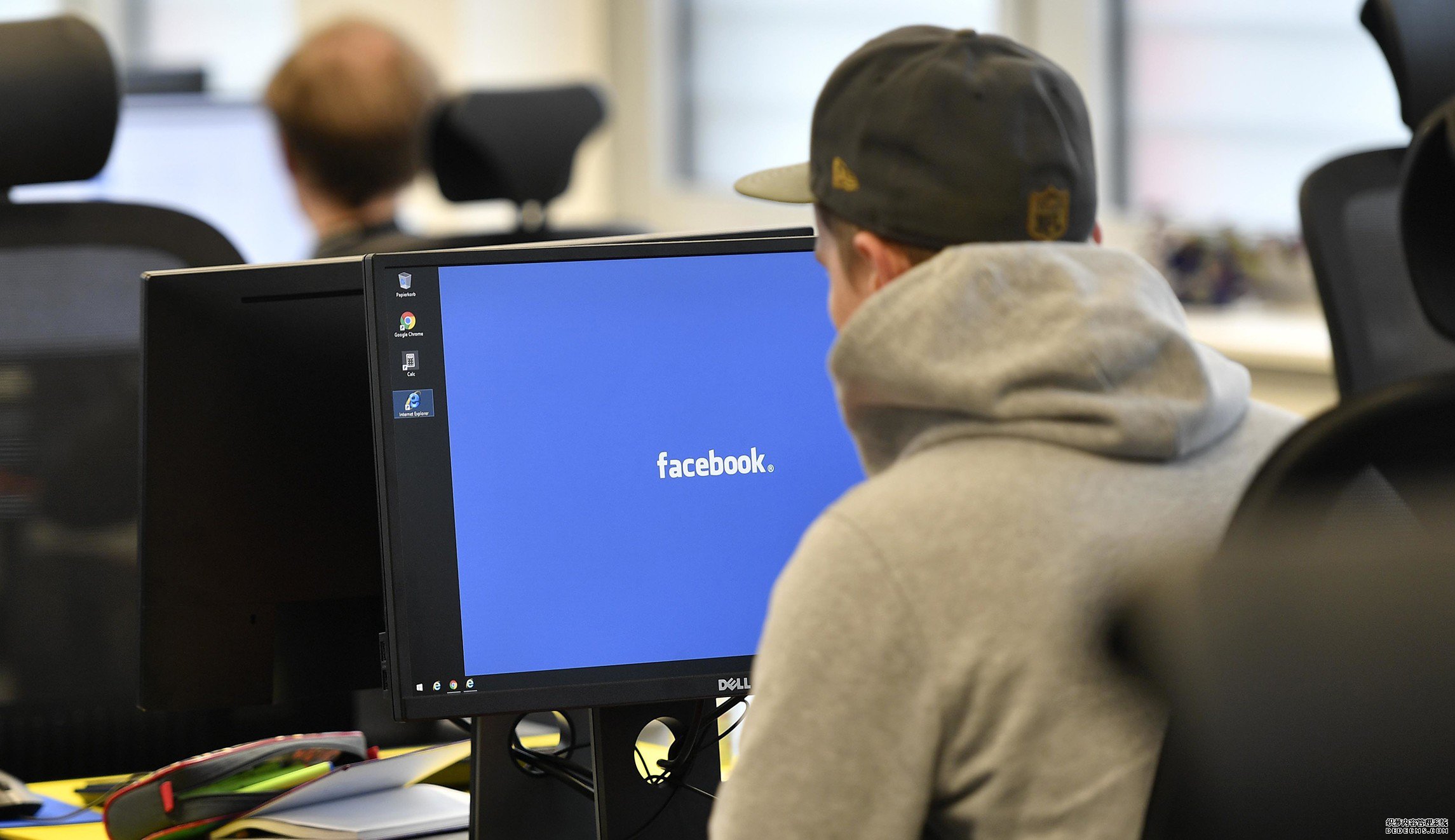 为了防止用户自杀，Facebook 想了 3 个办法