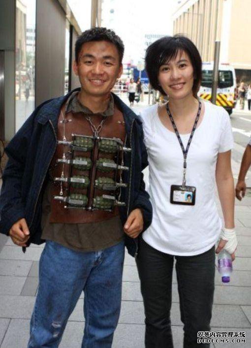 王宝强忙里偷闲上海探班叶璇，两人全程热聊，于震也跟着来凑热闹