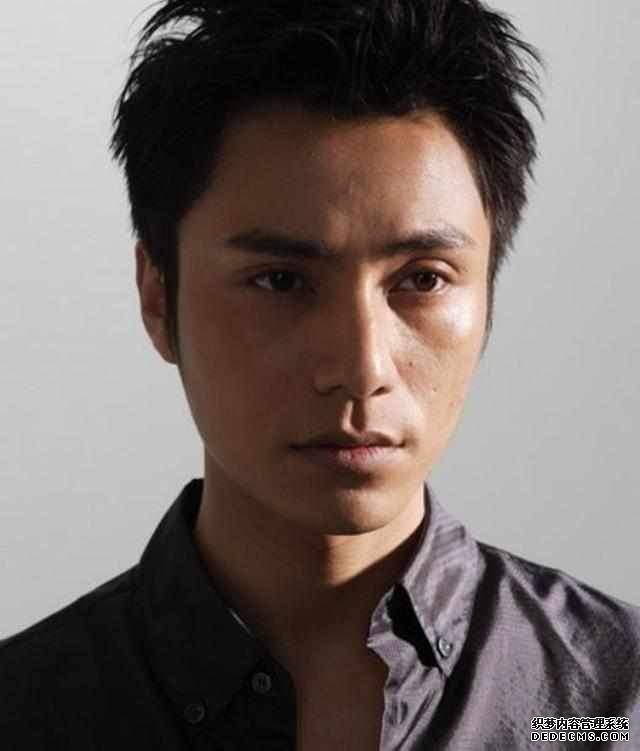 陈坤儿子逐渐长大，近照发现母亲痕迹，还是一个实力派的女演员