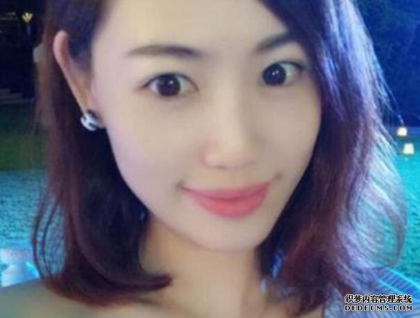 马蓉晒自拍萌照显少女，不过配文讽刺王宝强“废物”有点过分了