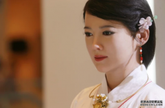 日本女性机器人一上市就卖空，不仅美丽