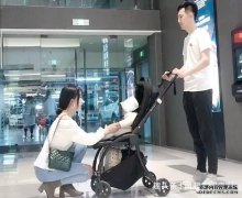 “郎才女貌夫妻”带娃一起玩穿越火了，