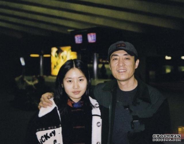 她是张艺谋女儿，23岁结婚遭家暴，如今怎么样了呢？