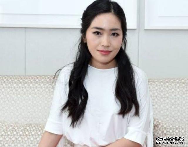 她是张艺谋女儿，23岁结婚遭家暴，如今怎么样了呢？