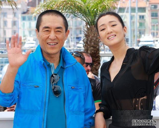 她是张艺谋女儿，23岁结婚遭家暴，如今怎么样了呢？