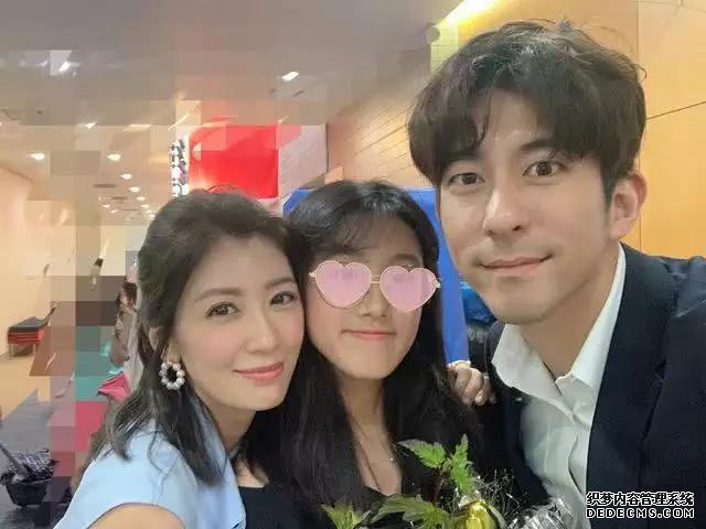 29年演艺，贾静雯首夺视后！自嘲过气女星，感恩家人。