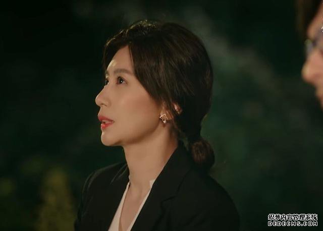 29年演艺，贾静雯首夺视后！自嘲过气女星，感恩家人。