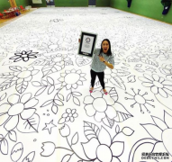 英国女子绘制出世界最大个人画作 只为告