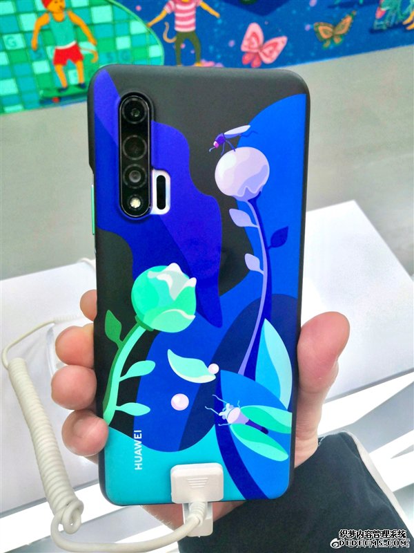 华为nova 6 5G曝光：前置双摄挖孔屏、侧面指纹识