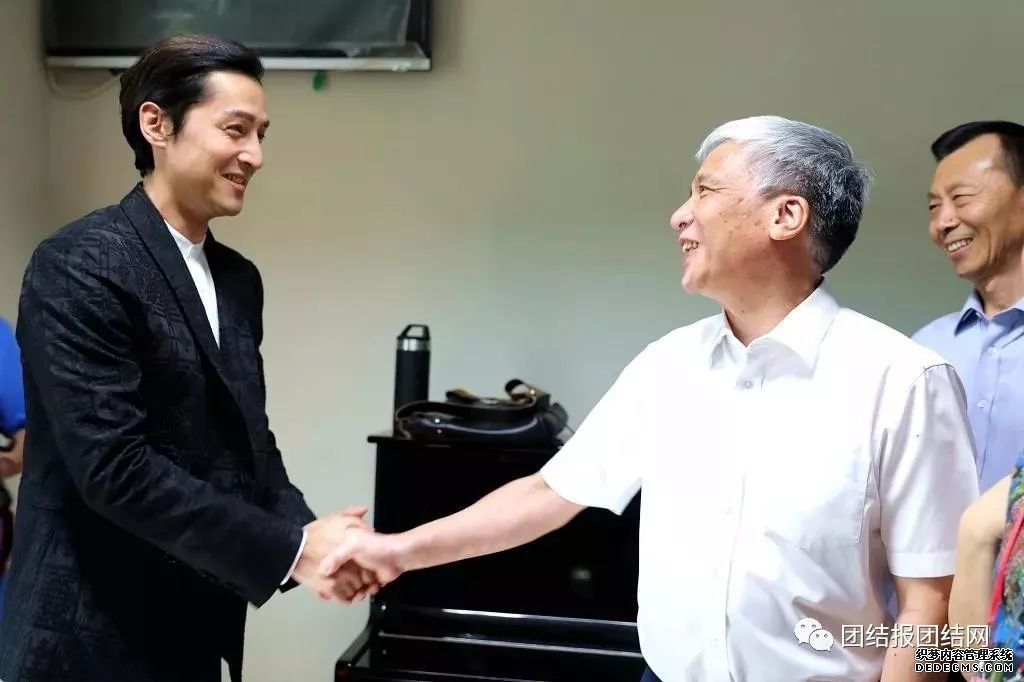 民盟盟员胡歌：演员最重要的使命是传播