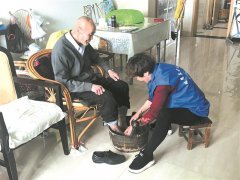 无锡7万老人享受上门援助服务 居家养老