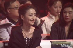 被曝离婚后首同框！陈思诚活动亲昵示爱