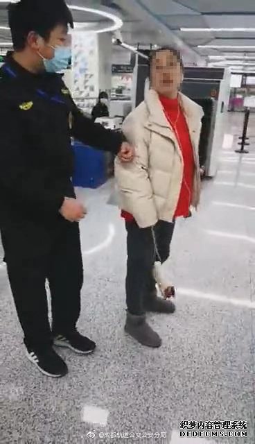万不可心存侥幸！成都一女子不带口罩坐地铁还辱骂劝告者
