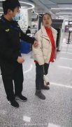 万不可心存侥幸！成都一女子不带口罩坐