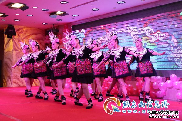 正舵者科技凯里分公司又一次年会发出号令“赢战2020！”