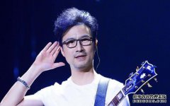 汪峰女儿小苹果晒自拍，笑容甜美清纯可