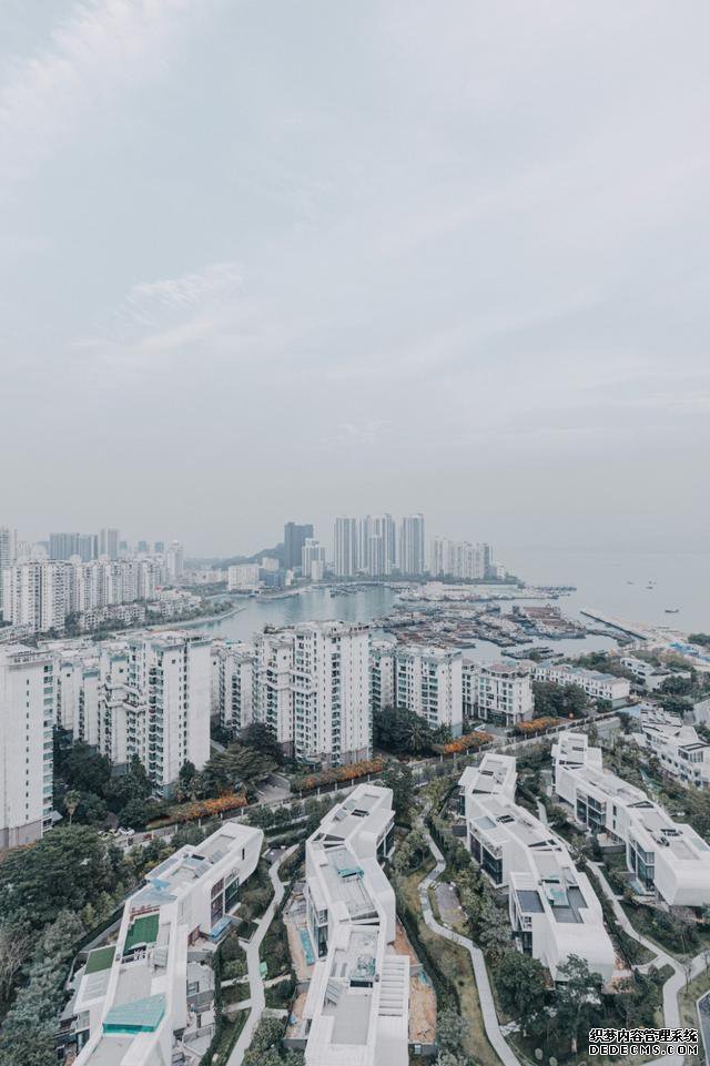 380㎡都市简约私宅，绽放宁静优雅的艺术格调