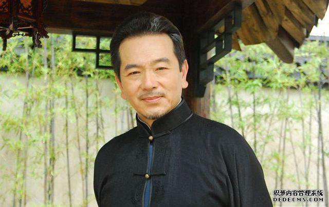 国民好丈夫张晨光，出道多年零绯闻，亿万家产全都转到妻子名下