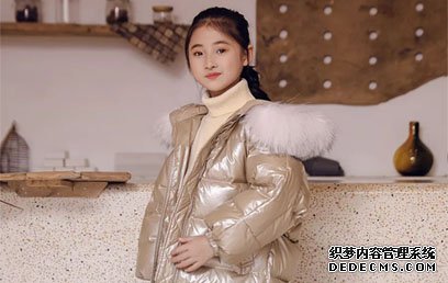 冬季“战袍”加身，央视常驻嘉宾陈子妍用穿搭解密明星生活