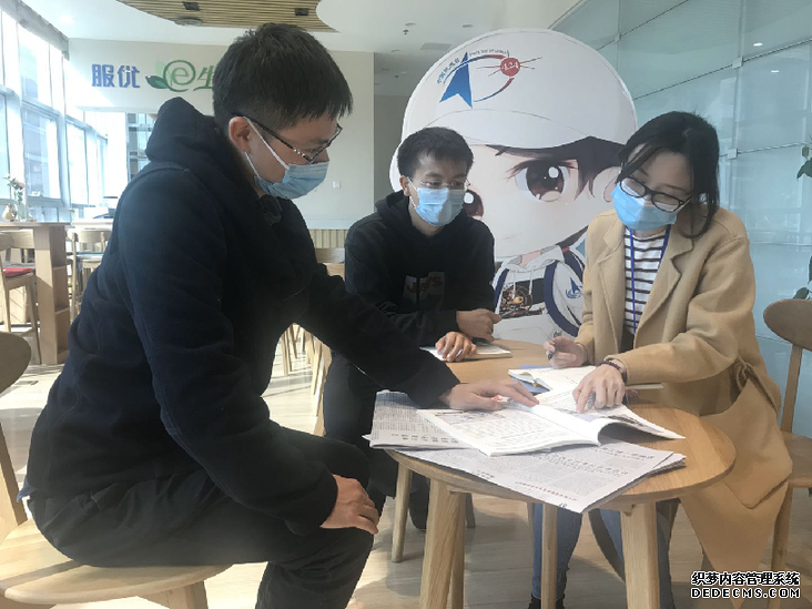 国防科技工业新闻工作者：全力投入 讲述行业抗