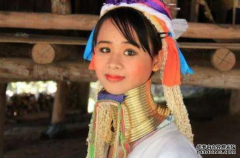 世界最神秘的族群，女性终身戴着“环”