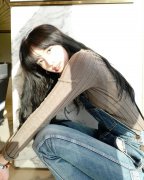 Lisa遭死亡威胁 黑粉挂出墓碑照片称已准