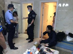 查男友手机被拒从40楼扔菜刀 女子被刑事