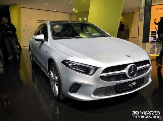 2019法兰克福车展：奔驰A 250 e亮相