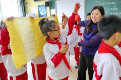 河北秦皇岛：趣味游戏让学生减轻心理压