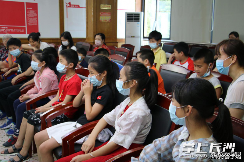 亲子游戏 家风故事 德政园社区“六一” 提前开场