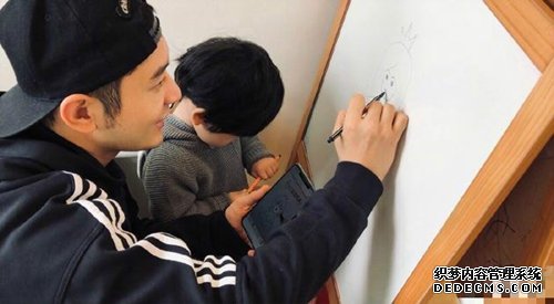 baby罕见谈与小海绵日常 称把离谱传言当笑话