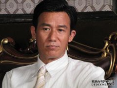 他是反派专业户，60岁娶小23岁妻子