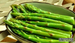 女性多吃几类抗衰食物，排出宿便毒素
