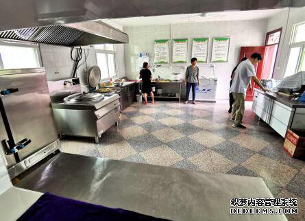 南阳市宛城区：居家养老和幸福大院托起最美夕