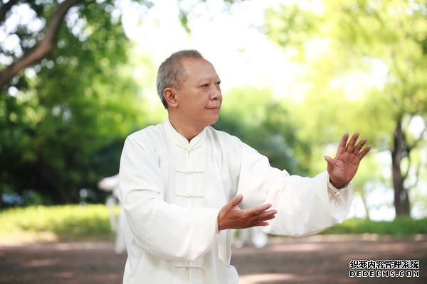再次提醒：老人有这4个现象，其实早就有血栓了！尽快检查一下