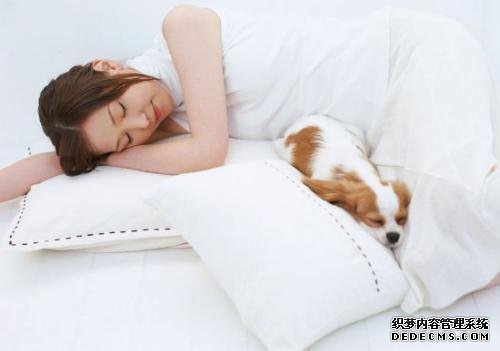 变丑、变胖和它有关？“雌激素”偏低的女性，或出现4个“改变”