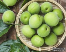 女性不妨坚持吃3种食物，营养丰富、滋润